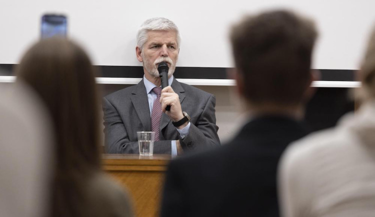 size4-1654933092993-103-nesdilim-nazorovou-ani-hodnotovou-orientaci-s-babisem-populismus-je-problemem-soucasne-doby-rika-pet