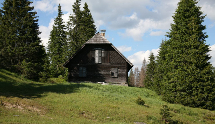 Smutný příběh Roklanské chaty. Petice na její záchranu má tři tisíce podpisů.
