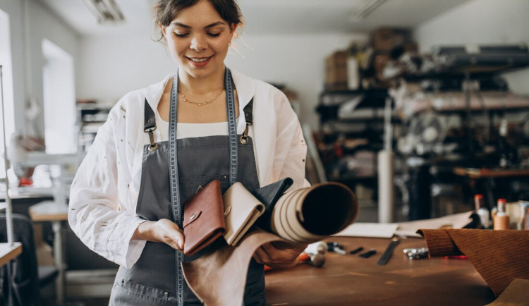 jaka-by-mela-byt-dokonala-penezenka-pro-elegantni-zenu (1)