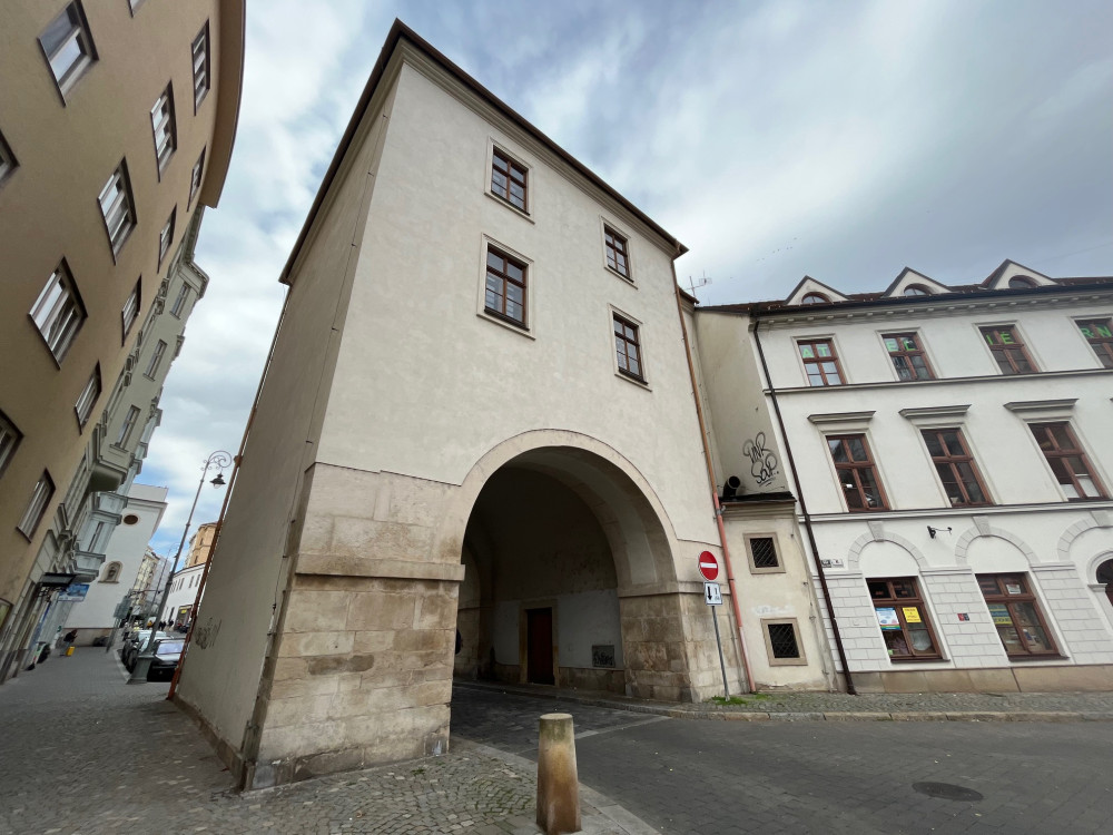 Brno zadalo zakázku architektům, aby navrhli opravu Měnínské brány