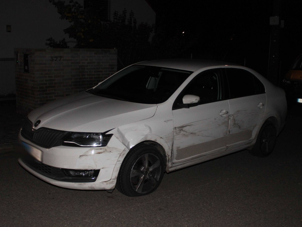 Na Brněnsku vyváděl opilec v autě. Naboural vůz místního zastupitele