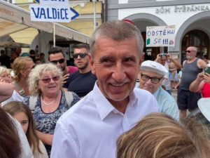 Babiš je i přes handicapy a dosavadní prognózy silný kandidát, míní komentátoři