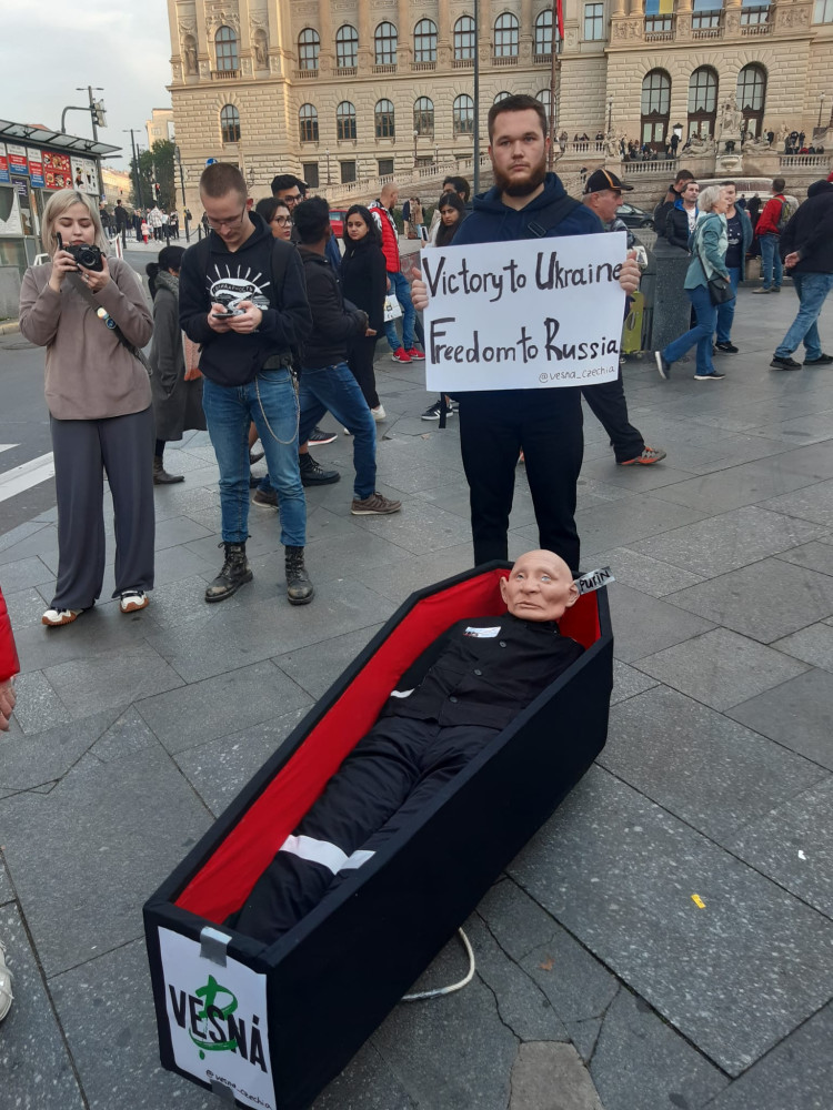 Na Václavském náměstí začíná další demonstrace, tentokrát proti extremismu. Promluví i první dáma Ukrajiny