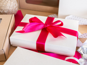 3 trendy, jak zabalit dárky letos o Vánocích
