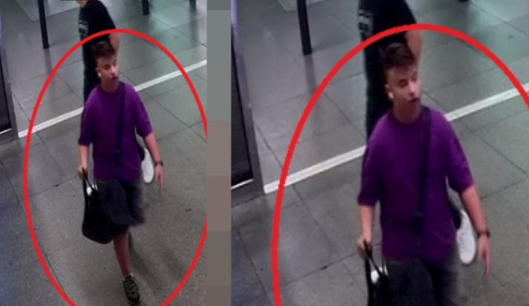 VIDEO: Muž v metru postříkal ženu spermatem. Policie hledá svědka