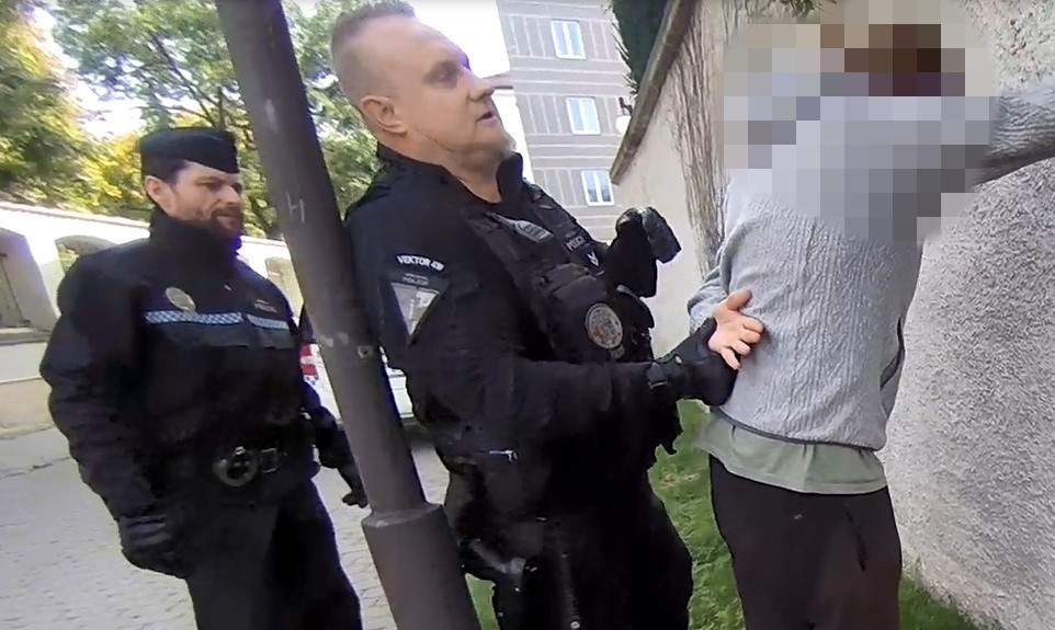 Do plzeňských ulic se vrací dvoučlenné hlídky městské policie. Experiment s jednočlenými hlídkami nevyšel
