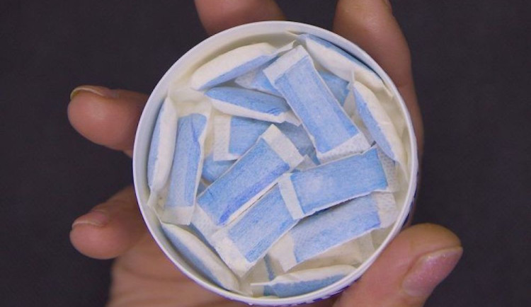 size4-16671133109325-239-poslanci-chteji-aby-si-mladi-nekupovali-nikotinove-sacky-navrhuji-omezeni-prodeje