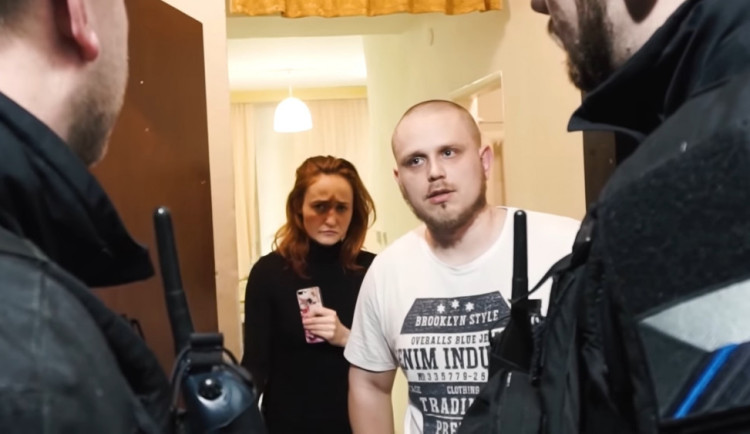 Známé olomoucké stavby zazáří oranžově. Kampaň připomíná den boje proti násilí na ženách