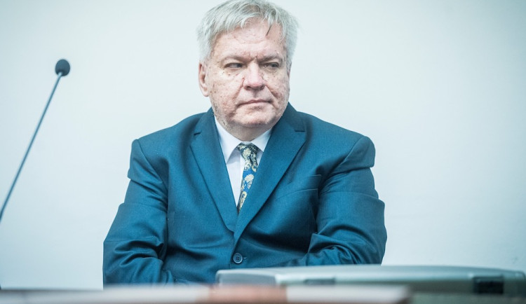 Soud v Liberci zprostil obžaloby lékaře Bartáka z plánování vražd a vydírání