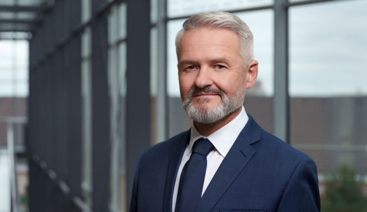 Do důchodu si s penzijkem můžete odnést ke dvěma milionům.