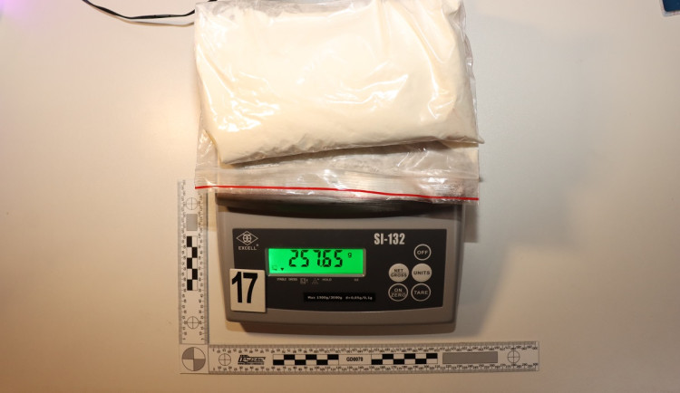 Mladík z Brna si vydělal na sporťák. Přeprodával drogy přes internet