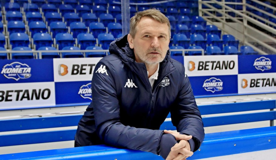 Kometu povede spařtan Martinec. Na střídačku se ale vrací Zábranský