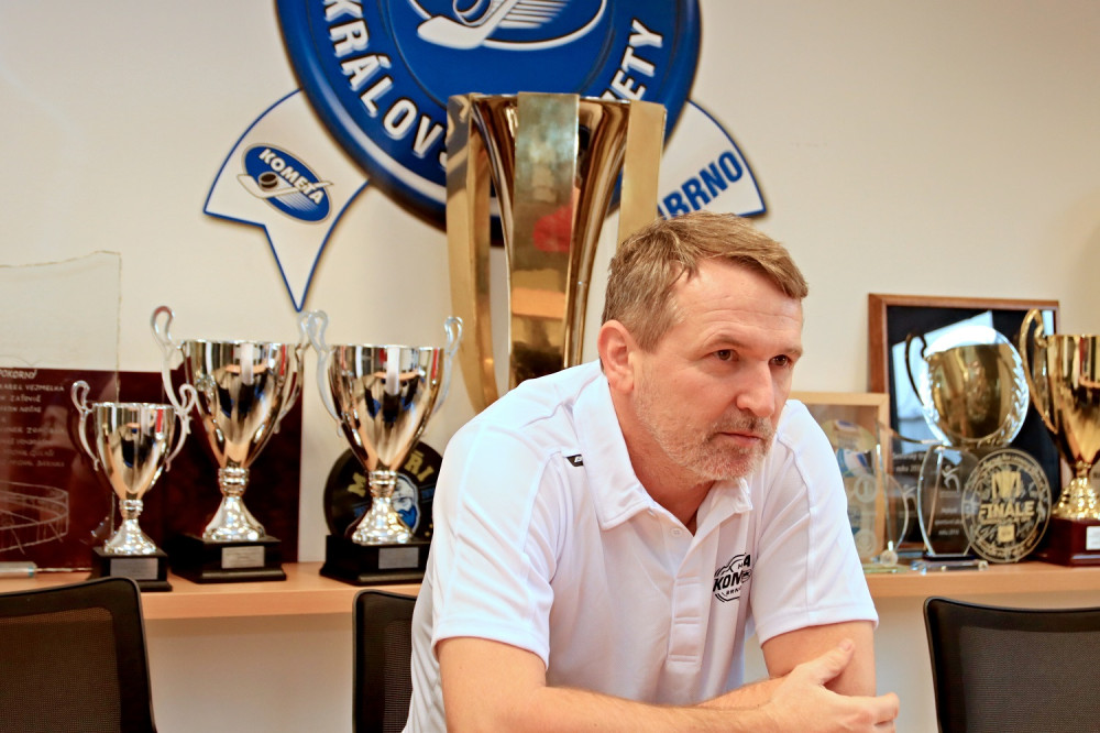 Kometu povede spařtan Martinec. Na střídačku se ale vrací Zábranský