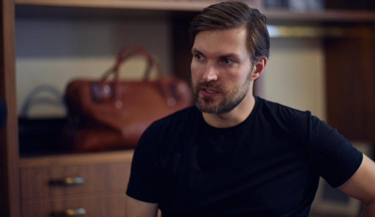 Díky digitalizaci může být Leo Macenauer jednou globální značka, věří krejčí.