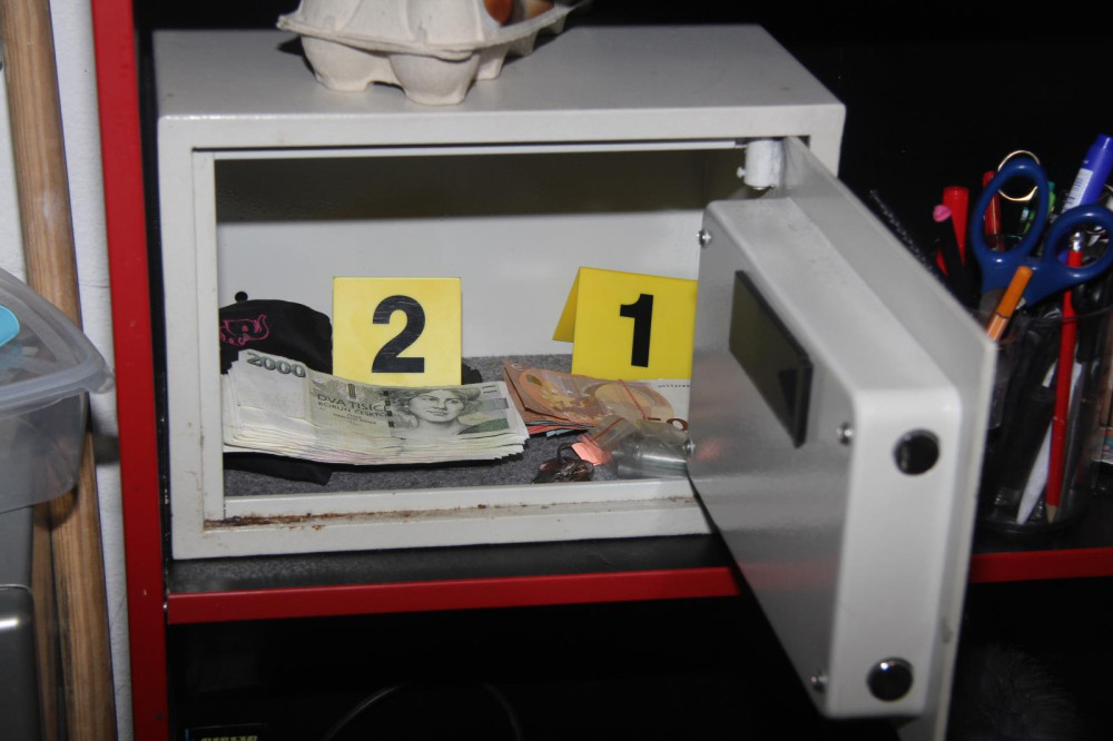 Dvojici dealerů sledovali kriminalisté několik měsíců. Pervitin prodávali více než stovce lidí