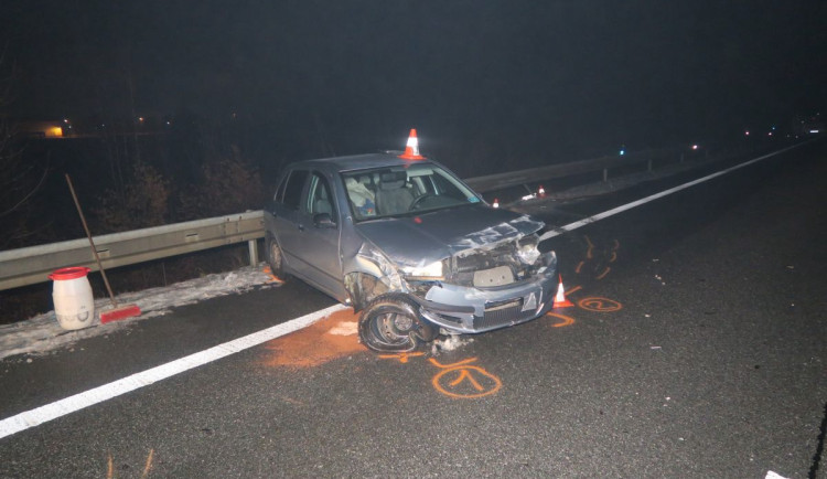 Řidič s alkoholovým dechem chtěl po nehodě v protisměru ujet. Sebrali mu klíče