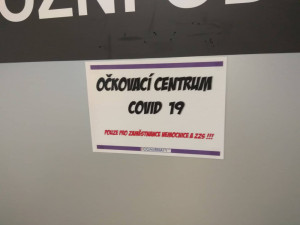 Očkování proti covidu-19 bude třeba každoročně, bude kombinované, říká vakcinolog