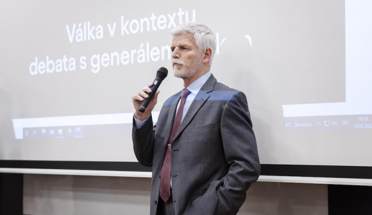 size4-size4-16548705819376-139-nesdilim-nazorovou-ani-hodnotovou-orientaci-s-babisem-populismus-je-problemem-soucasne-doby-rika-pet