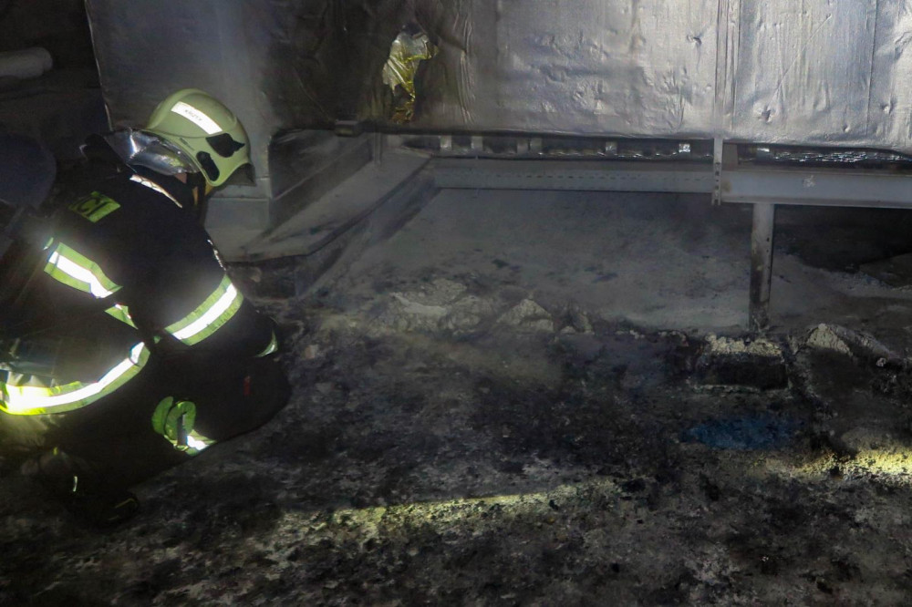 Zábavní pyrotechnika v centru Olomouce zapálila střechu. Přelom roku si vyžádal přes dvacet zásahů