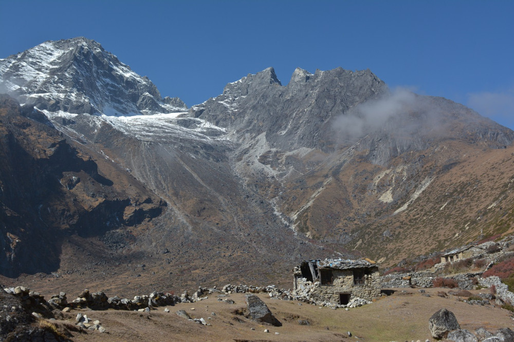SAMA V NEPÁLU: Výš, skokem nad čtyři tisíce metrů a Cho Oyu střídá Mount Everest