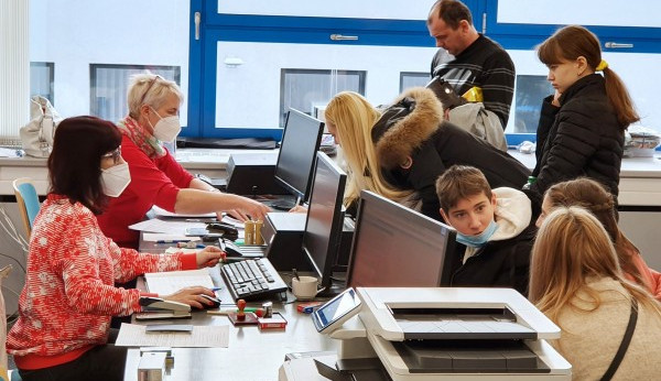 Ze sbírky pro Ukrajinu nakoupí kraj uprchlíkům zdravotní pomůcky