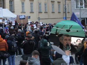 Odpůrci by klidně zvolili i Putina, abych nebyl prezident, hlásal v Brně Babiš