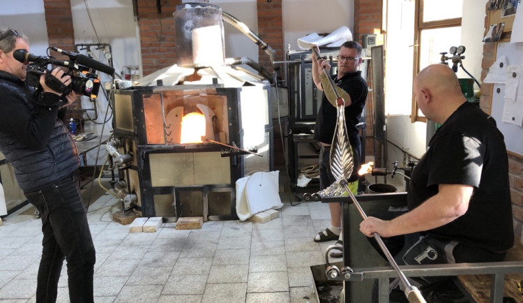 Francouzi natáčeli v Libereckém kraji reportáže o českých horách a sklářích