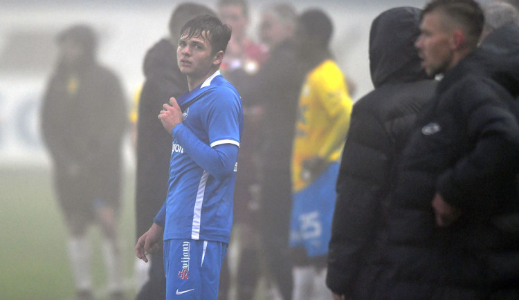 Ve druhé půli už to byla spíš bitva, okomentoval remízu s Pardubicemi Denis Višinský