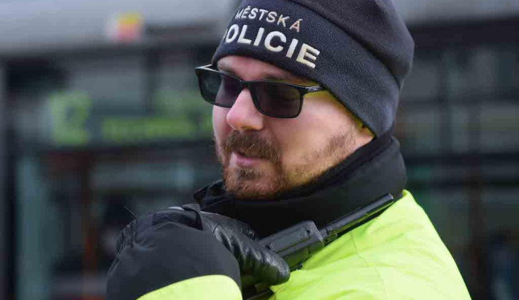 Brňana překvapil muž ležící na ulici. Nebyl opilý, měl mrtvici