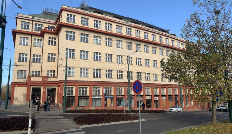 Stát ani napotřetí neprodal budovu bývalého Skloexportu. Do aukce nikdo nepřihodil