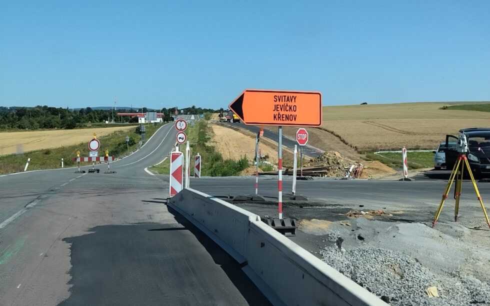 Na silnici z Brna do Svitav postaví silničáři kruháč