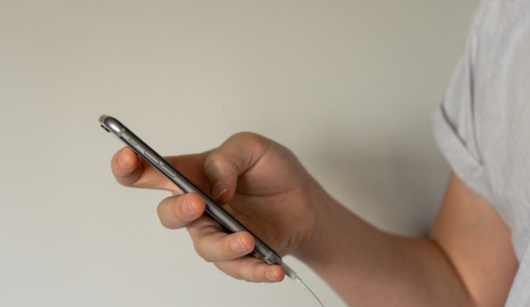 Copyright (c) 2019 DSO Media/Shutterstock.  No use without permission.