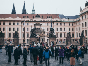 Hrad odmítl, že by platil bezpečnostní agenturu s neomezeným přístupem