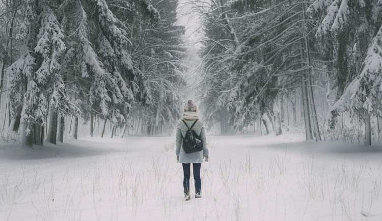 Zima se ještě nevzdává. O víkendu se vrátí mráz i sníh