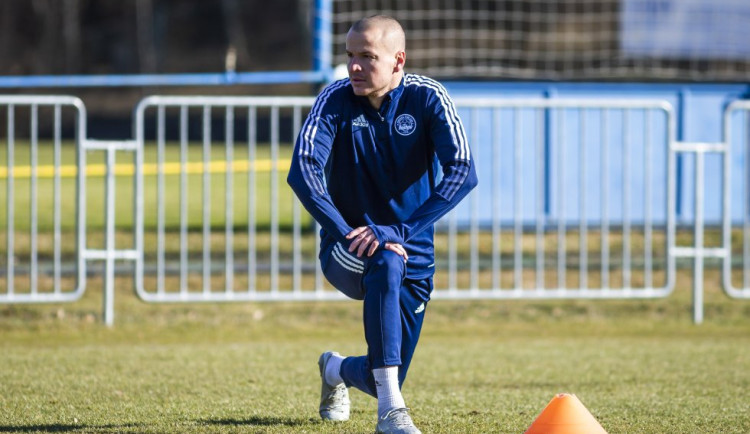 Problém pro turnovského rodáka Adama Hlouška. Fotbalista dluží přes dvacet milionů korun