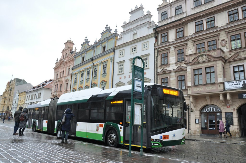 Místo naftových autobusů budou na Severní Předměstí zajíždět bateriové trolejbusy