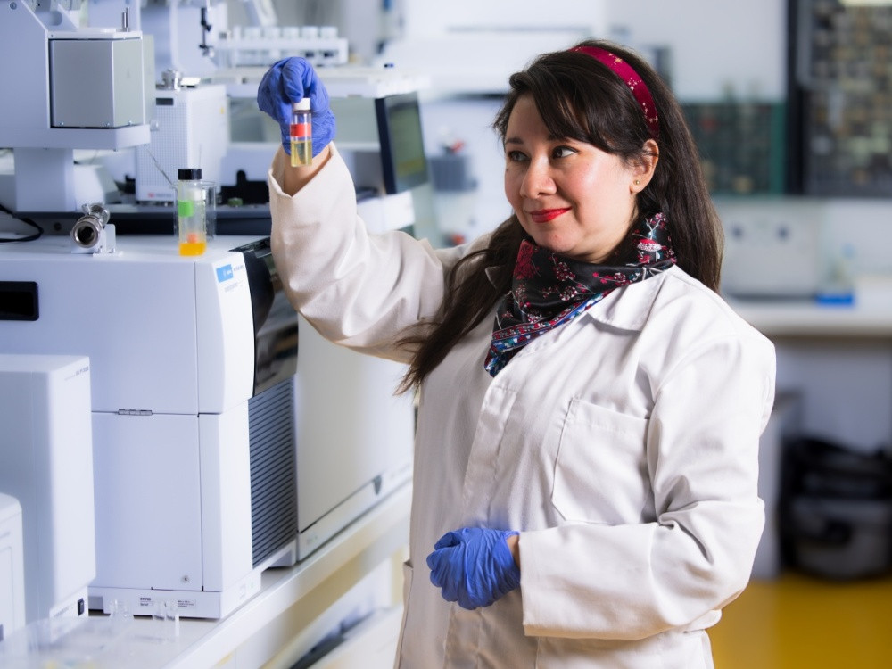 Vědkyně Paula Lucero-Gomez z Přírodovědecké fakulty UP bude v Itálii, Norsku a Česku zkoumat podmínky pro uchování uměleckých děl