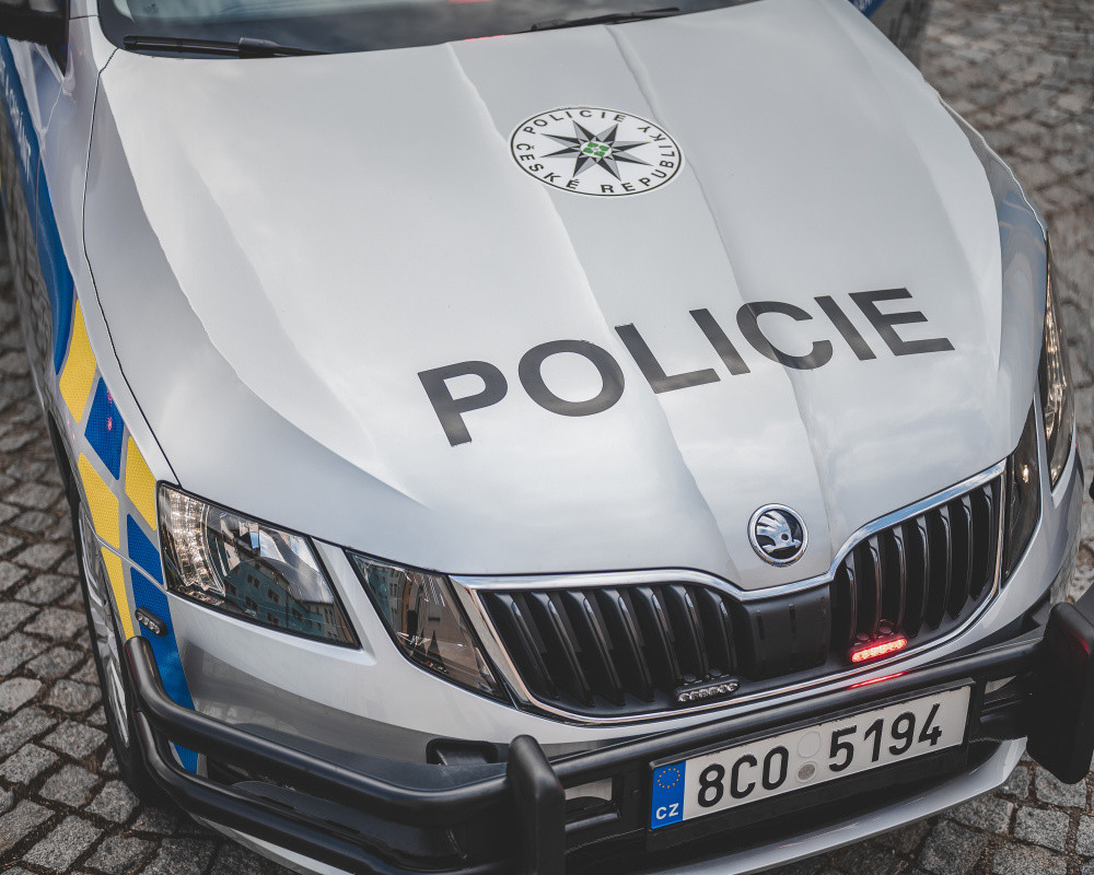 Policie pátrá po totožnosti mrtvého muže. Jeho tělo nalezli už minulý rok