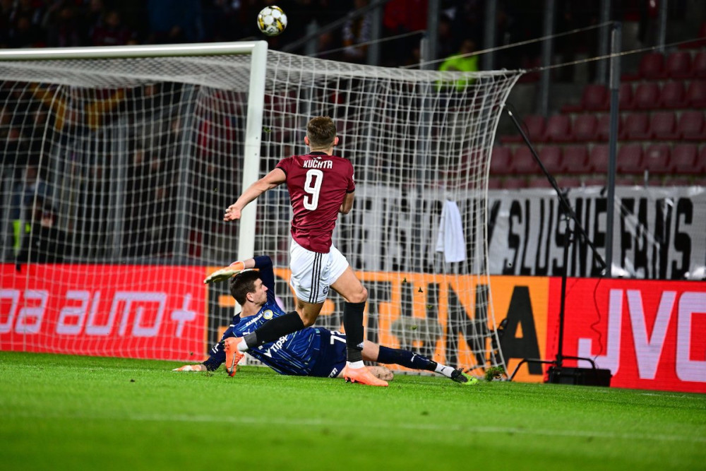 Kuchta dal dva góly.