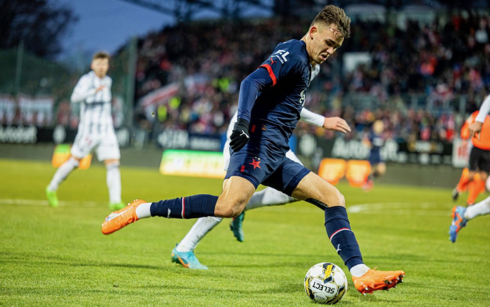 Fotbalisté Slavie překvapivě prohráli v Českých Budějovicích a vedou ligu o bod