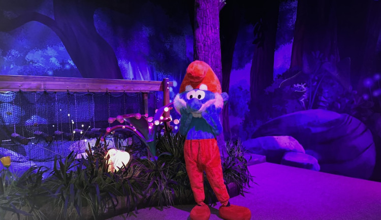 Do Brna se nastěhovali šmoulové i s Gargamelem. Založili vesnici