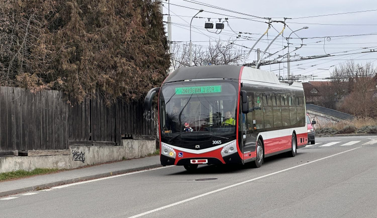 V Brně si smontovali vlastní trolejbus, aby ušetřili