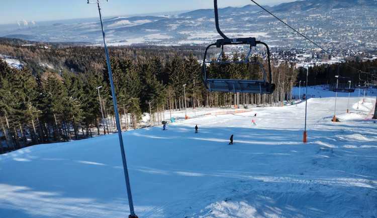 Plánovaný rozvoj na Ještědu kritizuje opozice. Chceme fungující celoroční areál, říká jeho ředitel