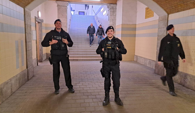 Vlaková nádraží jsou v těchto dnech pod drobnohledem policistů