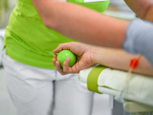 Dárcovství je byznys a další mýty o krevní plasmě