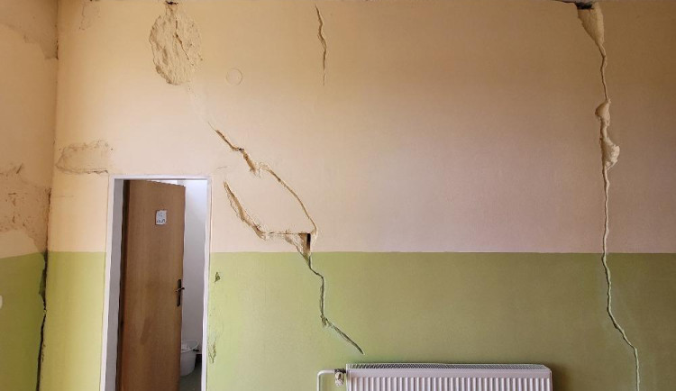 Dětem na Hodonínsku se škola hýbe pod nohama. Peníze na opravu chybí