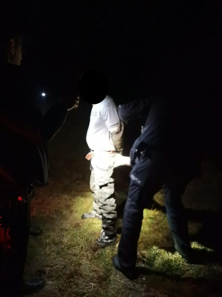 Muž ujížděl policii rychlostí 170 kilometrů v hodině. V lese ho vypátral pes Beggan