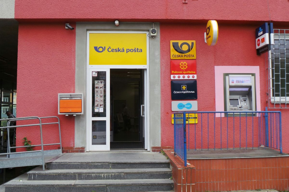 Obyvytelé Skvrňan zahrnuli radnici e-maily s prosbami o zachování pošty na sídlišti plném seniorů