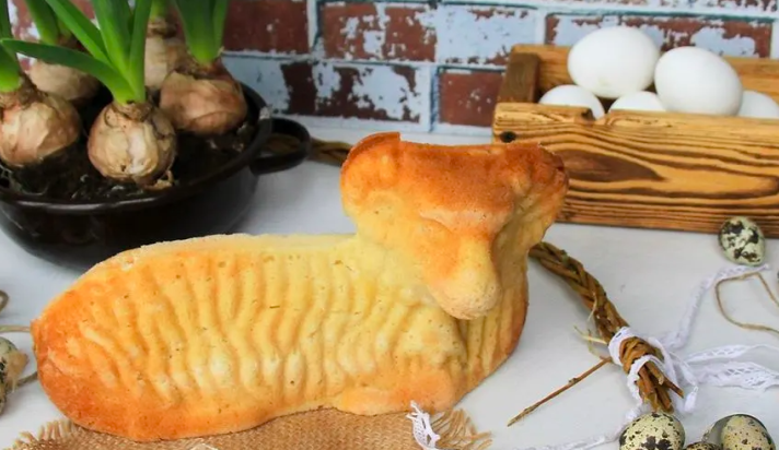 Jak na chutné Velikonoce? Připravte si tvarohového beránka nebo tradiční mazanec.