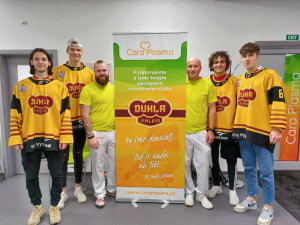 K pravidelným dárcům krevní plasmy patří i fotbalisté Dynama České Budějovice, hokejisté Dukly Jihlava a finalistky České Miss.